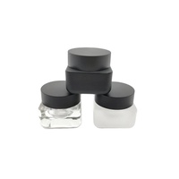 ODM Usine ODM OEM Pot en verre carré pour crème personnalisé pour les soins de la peau 20g 50g avec couvercle en plastique noir