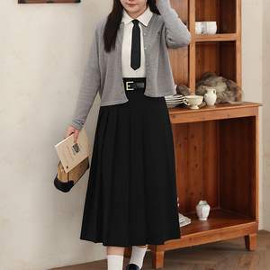 Conjunto de cárdigan de punto para mujer Runqi con camisa blanca y falda plisada negra, conjunto de punto de manga larga de color sólido N8861 - Product Image 1