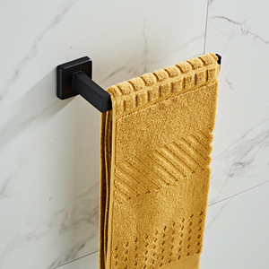 Toallero Saint Ruijia Serie 440 Negro, Capacidad de Carga de 5 Kg, Uso en Baño - Product Image 1