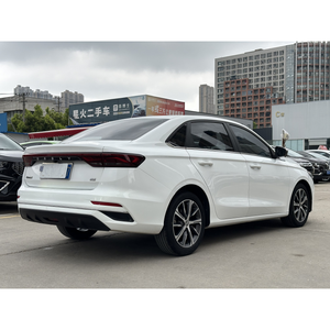Hubei Yitong Geely Emgrand L Hi.p <span class=keywords><strong>Essence</strong></span> <span class=keywords><strong>Voiture</strong></span> d'<span class=keywords><strong>occasion</strong></span> intelligente pour adulte à prix abordable - Product Image 4