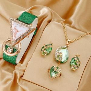 Regalos IStapromo sin Caja, Conjunto Popular de Reloj de Cuarzo para Mujer con Incrustaciones de Diamantes Triangulares, Collar, Aretes y Anillo de Cuero - Product Image 3
