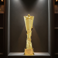 Offre Spéciale : Trophée en Résine Écologique Personnalisable pour Cérémonies Scolaires et Événements Musicaux – Base en Cristal Noir et Doré Brillant, Coffret Cadeau