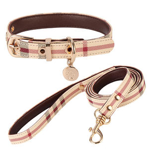 Conjunto de collar y correa de cuero ajustable de lujo para perros Patrón de estampado de diseñador de marca con decoración de remaches para cachorros y perros - Product Image 6