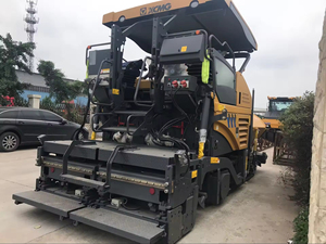 เครื่องปูยางมะตอย RP405IV แบบยึดเกาะสูง ความกว้างการปูสูงสุด 4.5 เมตร สำหรับพื้นที่ในเมืองและทางเดิน - Product Image 4