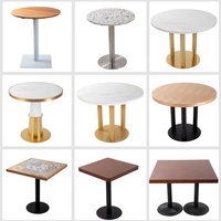 Table basse rectangulaire de luxe moderne 4 places avec plateau doré pour hôtel, bar et restaurant - Ensemble table et chaises