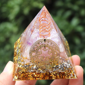 Pyramide en cristal Kogiya 6 cm en résine époxy blanche, décoration artisanale pour la maison, ornement de bureau - Product Image 4