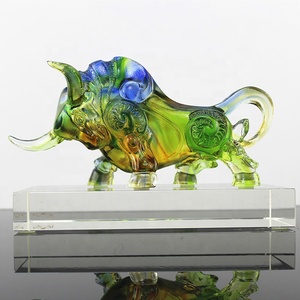 Venta al por mayor Animal de la escultura de colorido de vidrio de Color azul <span class=keywords><strong>Toro</strong></span> escultura para muebles para <span class=keywords><strong>el</strong></span> hogar - Product Image 1