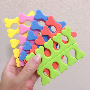 Separador de Uñas para los Pies, Herramienta de Material EVA Suave, Dispositivo de Clip para Juanetes, Fácil de Aplicar, <span class=keywords><strong>Corrector</strong></span> de Dedos de 10*3.1cm - Product Image 1
