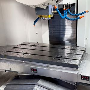 Vertikale BT30 GSK Hochdrehzahl-Maschine MT-750 zum Bohren und Gewindeschneiden für Präzisionsbearbeitung in Elektronik- und Automobilkomponenten - Product Image 4