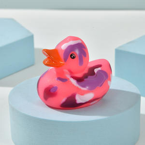 Venta al por mayor a granel plástico personalizado logotipo isla novedad 2 pulgadas camuflaje goma patitos una docena surtido - Product Image 4