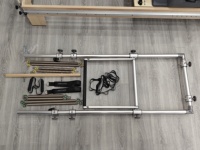 Lit de Pilates Full Track en bois d'érable réglable et écologique pour la gym et les studios de Pilates, idéal pour le remodelage corporel et l'entraînement de yoga