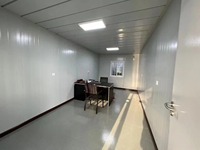 Conteneur de garage modulaire plat de 20 pieds et 40 pieds, structure en acier préfabriquée pour camp de travailleurs, bureau, toilettes, stockage et stationnement