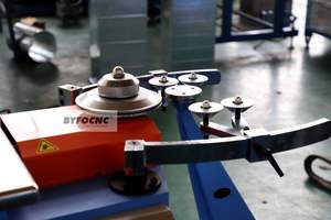 BYFOCNC coude hydraulique faisant la <span class=keywords><strong>machine</strong></span>/<span class=keywords><strong>machine</strong></span> de coude de conduit rond - Product Image 4