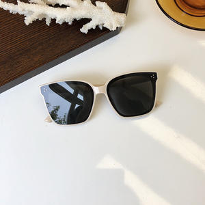 Lunettes de soleil Qianai, monture carrée noire, protection UV400, mode masculine, rivets à points, K5-6029 - Product Image 3