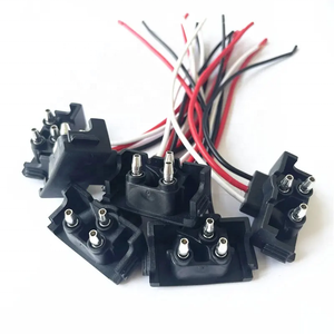 Conector de remolque de 3 pines en ángulo recto, arnés de coleta, nailon de 15cm para camión, remolque, parada, freno trasero, luz de respaldo automática - Product Image 1