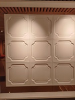 Plaques de plafond en panneaux pressés pour des intérieurs durables et élégants