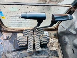 Pompe hydraulique d'origine HYUNDAI 215-9C pour excavatrice diesel, VENTE CHAUDE, bon état, sans fuites, châssis robuste - Product Image 3