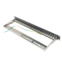 Boîtier de brassage en cuivre 1U 24 ports Cat6A blindé, type traversant, avec coupleur à clipser et gestion des câbles