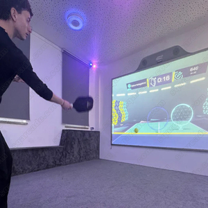 Simulador de Pickleball Interactivo Multideportivo con Pantalla Táctil LED de Pared, No Inflable, para Entrenamiento y Uso en Interiores/Salas de Juego - Product Image 2