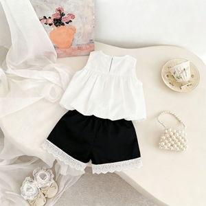 Conjunto de Dos Piezas <span class=keywords><strong>para</strong></span> Niñas, Verano 2026, Top sin Mangas de Algodón Puro con <span class=keywords><strong>Flores</strong></span> 3D y Pantalones Cortos con Ribete de Encaje - Product Image 2