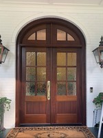 Prima China, fabricant de premier plan, portes pivotantes en bois massif sur mesure, portes d'entrée de villa, portes extérieures résistantes à l'eau, serrure intelligente