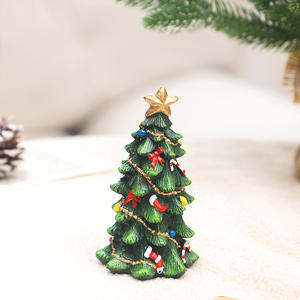 Decoraciones navideñas, mini árbol de Navidad, adornos de resina, set de decoración para fiestas de escritorio - Product Image 3