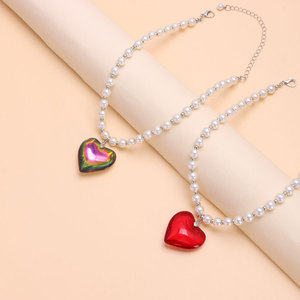 Collar de perlas redondas simples con colgante de corazón de cristal, cadena para clavícula, regalo de joyería para mujer - Product Image 2