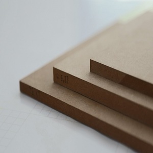 Panneau <span class=keywords><strong>MDF</strong></span> <span class=keywords><strong>plaqué</strong></span> <span class=keywords><strong>noyer</strong></span> 3mm <span class=keywords><strong>MDF</strong></span> vert Contreplaqué <span class=keywords><strong>MDF</strong></span> pour projets de bricolage - Product Image 3