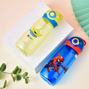 Botella de agua transparente sin BPA personalizada para niños con tapa abatible Bebida directa para niños Regalo para ocasiones - Product Image 2
