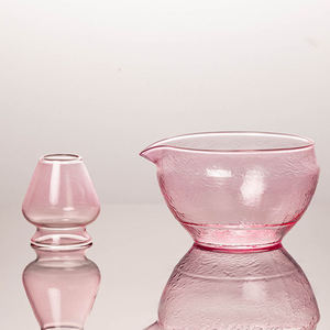 Набор для чая матча из градиентного зеленого стекла, 2 предмета: чаша с носиком и бамбуковый венчик часен. Полный стартовый комплект. - Product Image 6