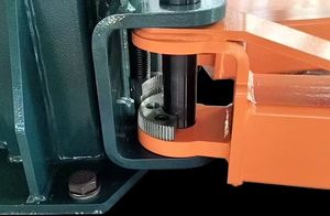 Elevador de Autos de Dos Columnas Personalizado Yingkou Runche, Capacidad de 4000 kg, Elevador Hidráulico de 2 Postes <span class=keywords><strong>para</strong></span> Techos Bajos, Altura de Elevación de 1900 mm - Product Image 2