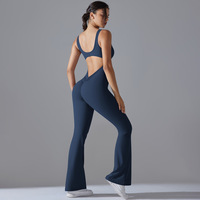 Combinaison évasée à dos en V pour femme avec soutien-gorge intégré Pleine longueur Unitard Gym Wear Activewear Style solide Barboteuse une pièce
