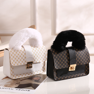 Borse estive per le donne stampa modello all'aperto pelle PU peluche <span class=keywords><strong>rosa</strong></span> Gifty borse a mano per ragazze - Product Image 5