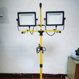 Lámpara de Trabajo LED de Doble Cabezal Wade de 200W, Trípode Portátil, Cuatro Niveles de Intensidad, Iluminación para Sitios de Trabajo - Product Image 1