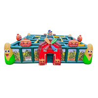 Nouveau design de labyrinthe gonflable de Noël en forme de pain d'épices, portable pour l'extérieur, labyrinthe gonflable amusant, jeux sportifs