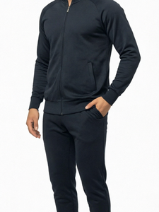 Ensemble de survêtements personnalisés pour hommes : T-shirt, pantalon de sport et de fitness, et hauts décontractés pour la gym - Product Image 1