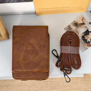 กระเป๋าใส่กล้องฟูจิ อินสตากซ์ มินิ ลิเพลย์+ ทำจากหนัง PU พร้อมช่องใส่ของและสายสะพายไหล่ปรับได้ - Product Image 6