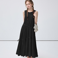 Robe midi/maxi décontractée VEGA CHANG noire unie sans manches à volants pour femme, col rond, asymétrique, froncée diagonale avec cordon de serrage