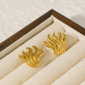 2025 nuovo oro 18K Pvd placcato ipoallergenico in acciaio inox moda viticcio fiamme impermeabile orecchini gioielli - Product Image 2