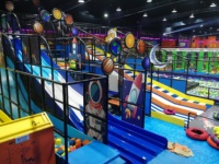 Forêt enchantée, attraction commerciale, aire de jeux souple pour enfants, équipement d'aventure en intérieur