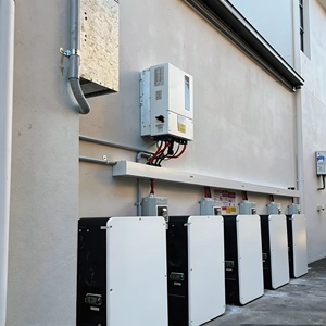 Batería Solar Apilable LiFePO4 para el Hogar, 10.24KWH 51.2V 200Ah, Alto Nivel de Protección, IP65 - Product Image 1