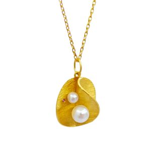 เครื่องประดับ UM เงินแท้ 925 ชุบทอง สร้อยคอจี้มินิมอล มุกน้ำจืดธรรมชาติ ประดับเพทายสีแดง ของขวัญแต่งงานสำหรับทุกเพศ NGTC - Product Image 2