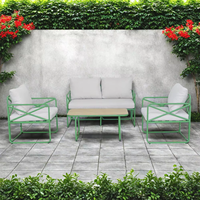 Ensemble de canapés d'extérieur modernes verts, mobilier de patio avec chaises pliantes en rotin pour restaurants, hôtels et cours.