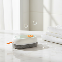 Brosse de nettoyage liquide de type presse en gros avec distributeur de savon, brosse à linge adaptée pour éliminer les taches liquides sur les vêtements