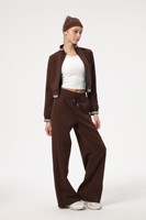 Ensemble de sport d'hiver personnalisé pour femme : veste courte zippée et pantalon de survêtement ajusté (2 pièces)