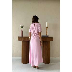 Vestido Casual Diario de Cuello Redondo Plisado Rosa Polvo al por Mayor, con Cintura Natural, Silueta Holgada y Tejido Transpirable - Product Image 1