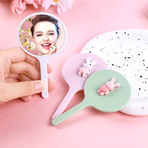 Specchietto Tascabile Personalizzato a Forma di Coniglietto, Specchio Portatile Rotondo HD per Ragazze, Mini Specchio Personalizzabile - Product Image 1