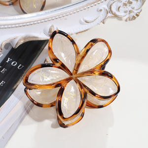 Pinzas de Pelo de Plástico con Flores para Vacaciones de Verano 2026, Pinzas de Pelo de Plumeria para Mujer, Accesorios para el Cabello - Product Image 4