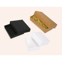 Caja de regalo de papel kraft, utilizada para envasar alimentos, ropa, etc., se puede personalizar según las necesidades.