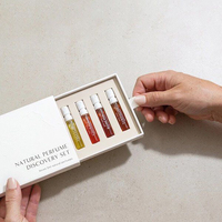Échantillon de parfum de sérum personnalisé de 2ml ensemble de découverte de parfum finition mate simple boîte à tiroir avec revêtement UV gaufrage